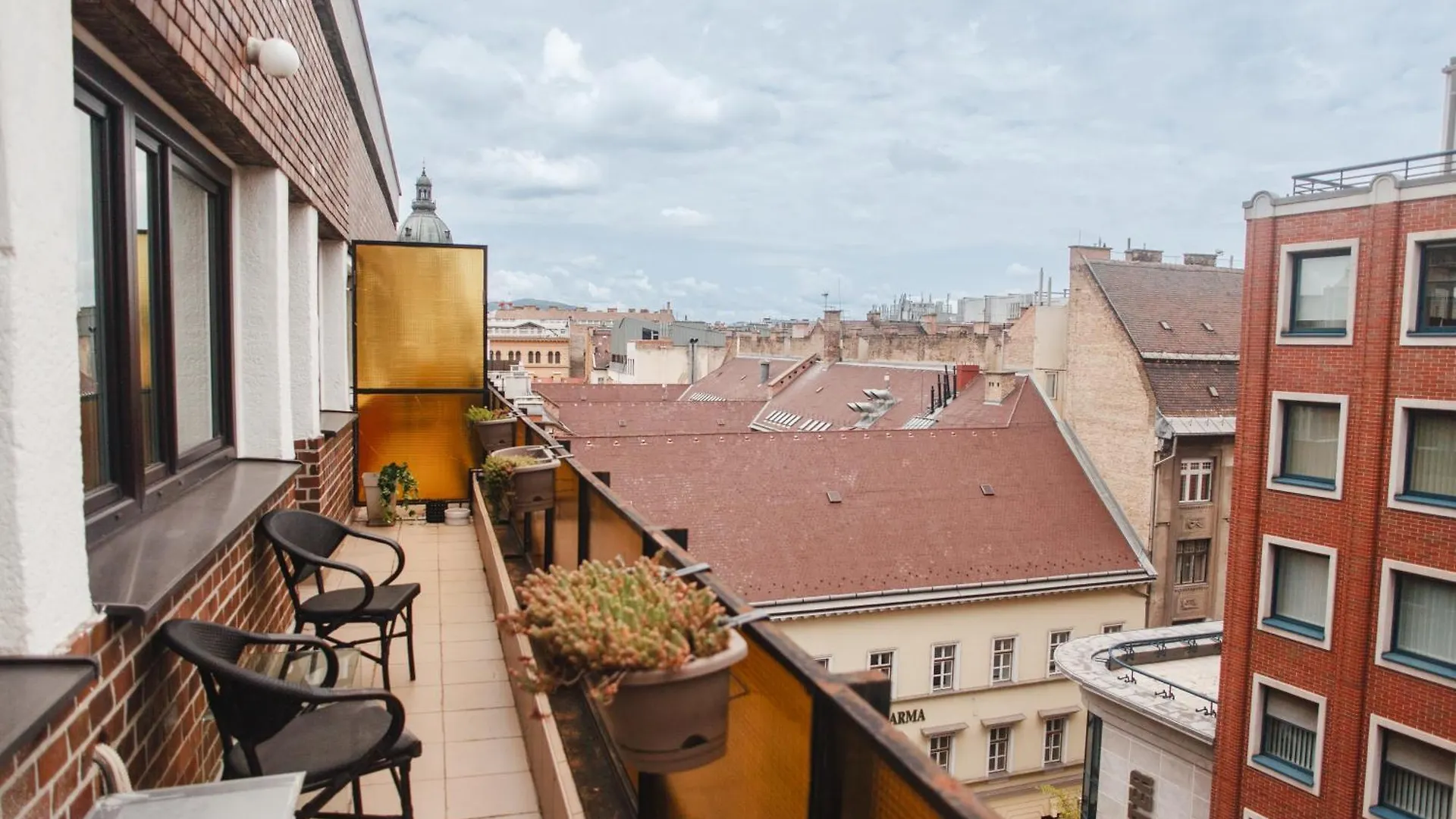 Rumy Design Apartment Budapest 0*,
